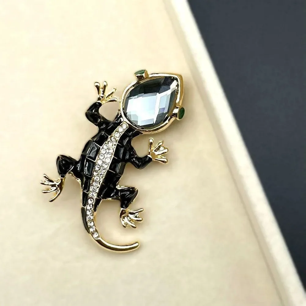 Yellow Gold with White Diamond and Gray Crystal Enamel Lizard Pin Back Brooch